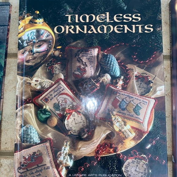 Set of 3 Vintage 90’s Cross Stitch Pattern Books Excellent Condition - Picture 5 of 14